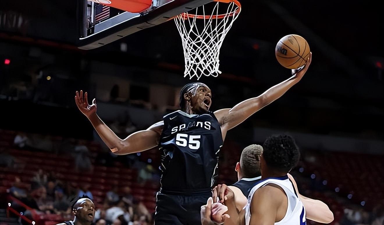 场均数据为, 投篮命中率 场均数据为, 投篮命中率